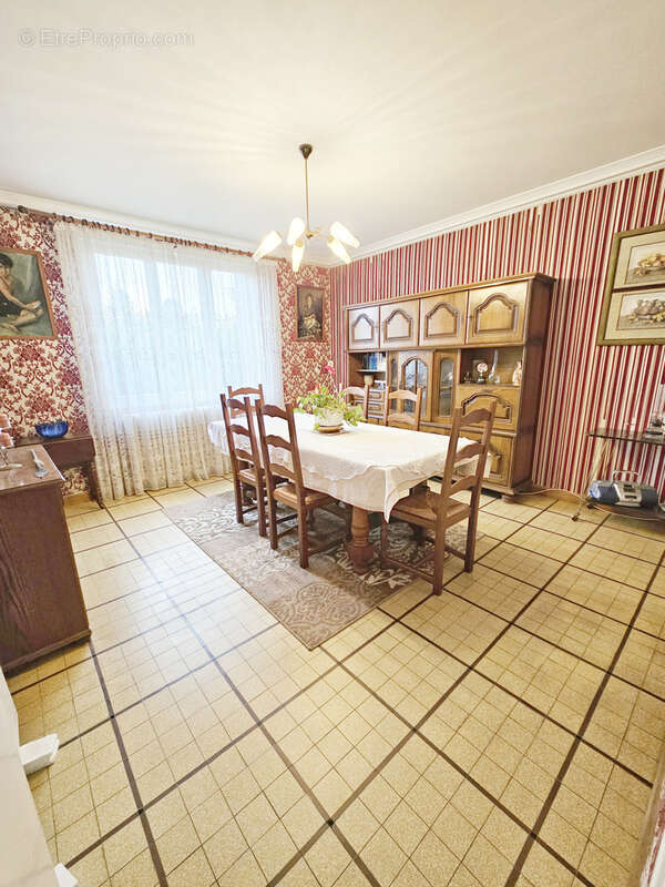 Maison à PONT-DE-CHERUY