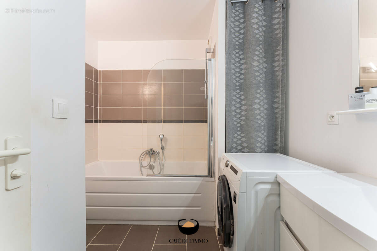 Appartement à MARSEILLE-8E
