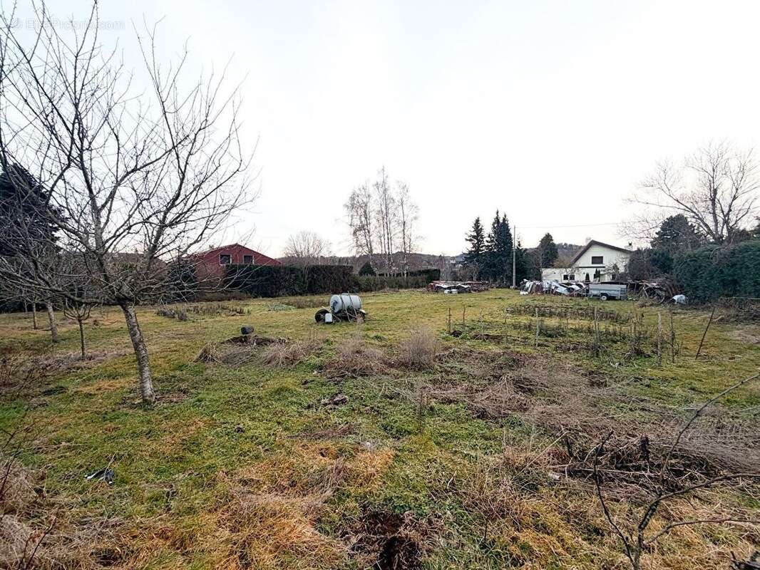 Terrain à ORCINES