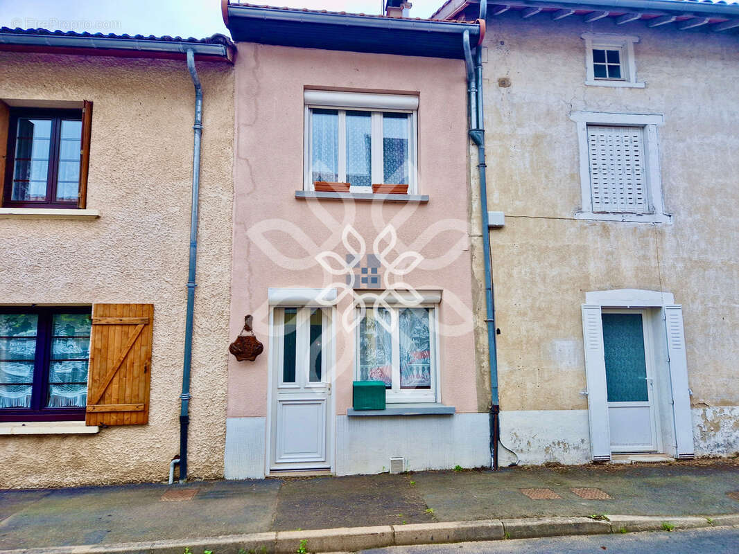 Maison de bourg avec terrain - photo 8