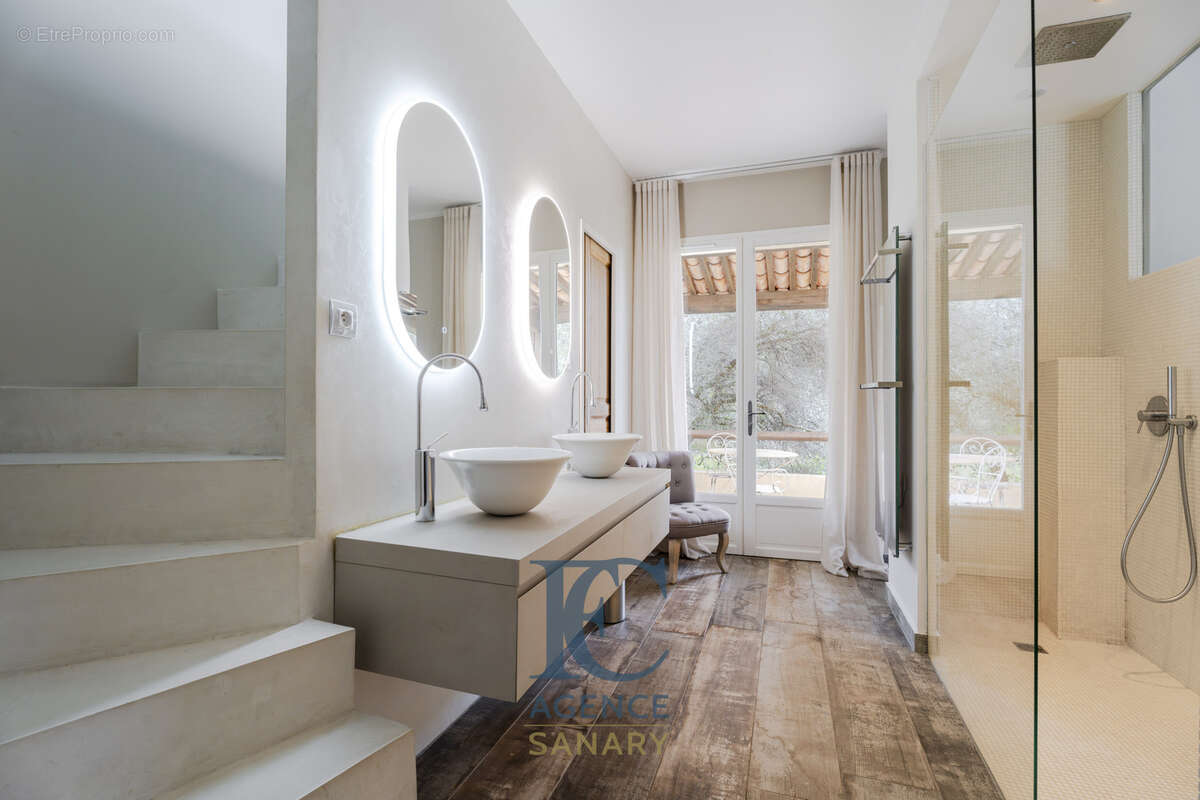 Maison à LE CASTELLET