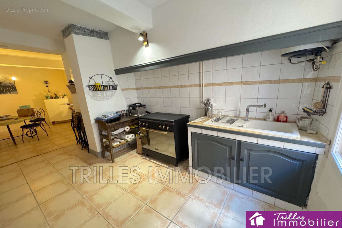 Maison à SAINT-LAURENT-DE-LA-SALANQUE