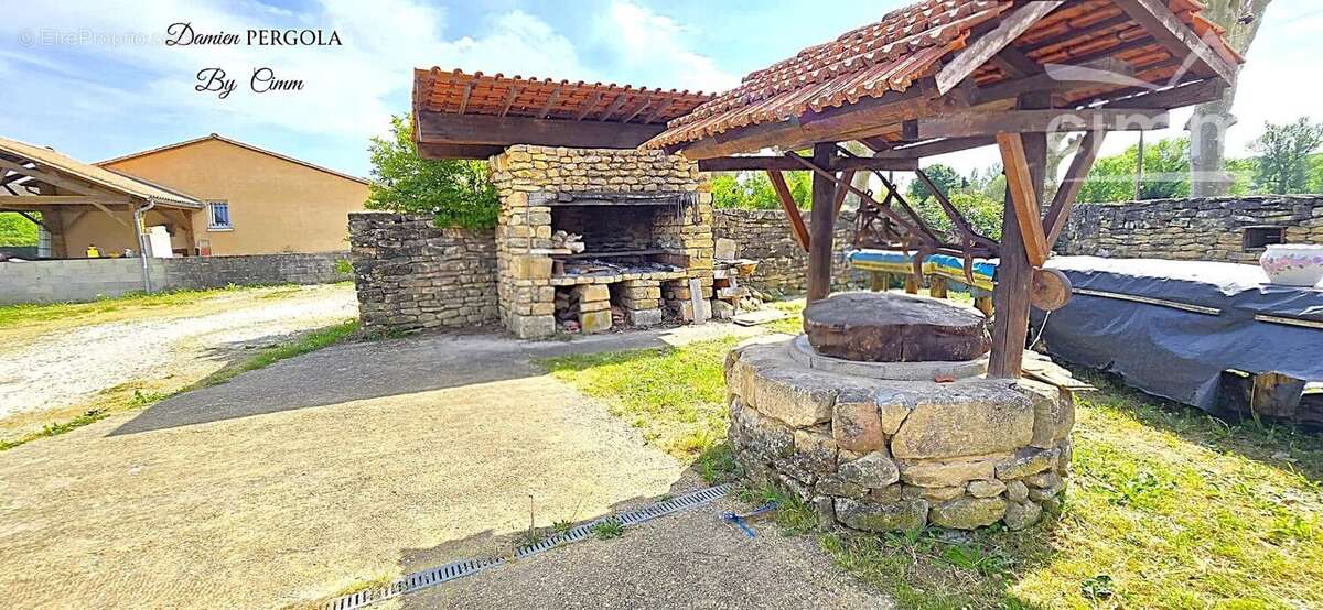 Maison à THONAC