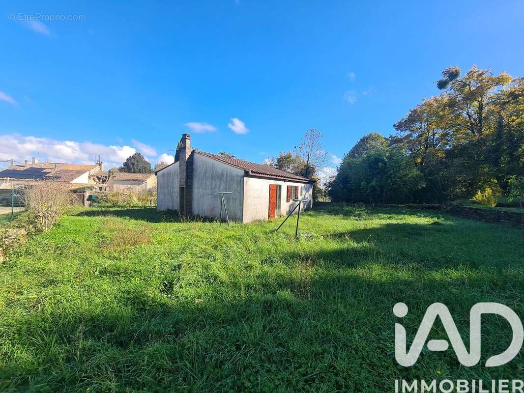 Photo 6 - Maison à CHAMPAGNOLLES