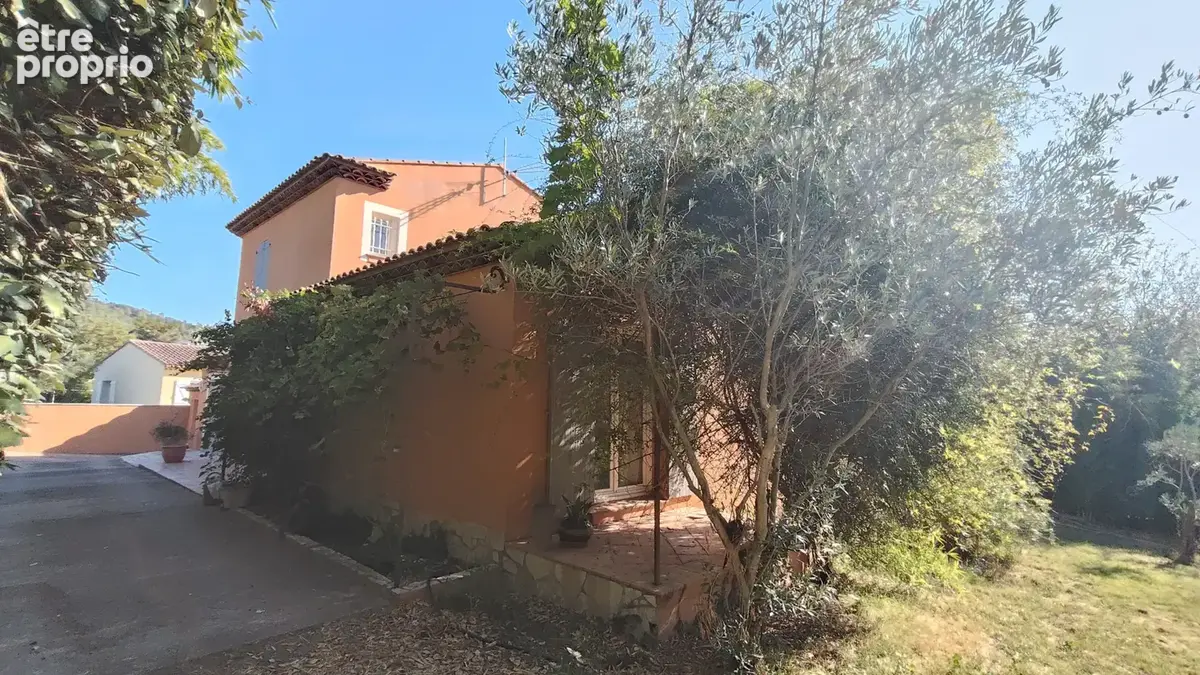 Gonfaron Jolie Villa beau volumes - photo 18