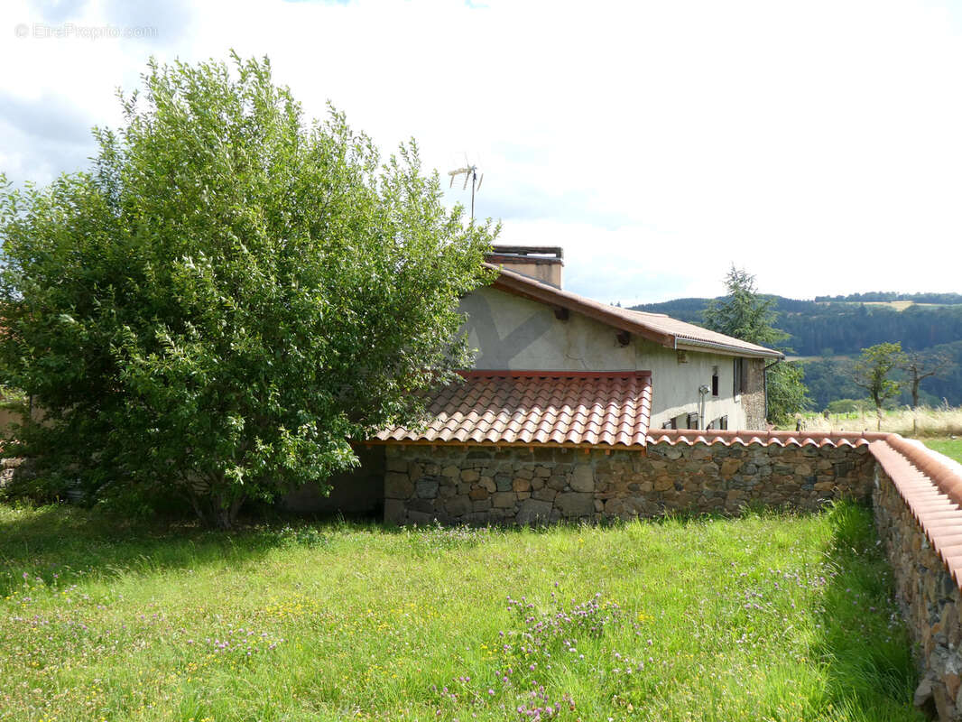 Maison à BRULLIOLES
