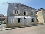 Appartement à SALORNAY-SUR-GUYE