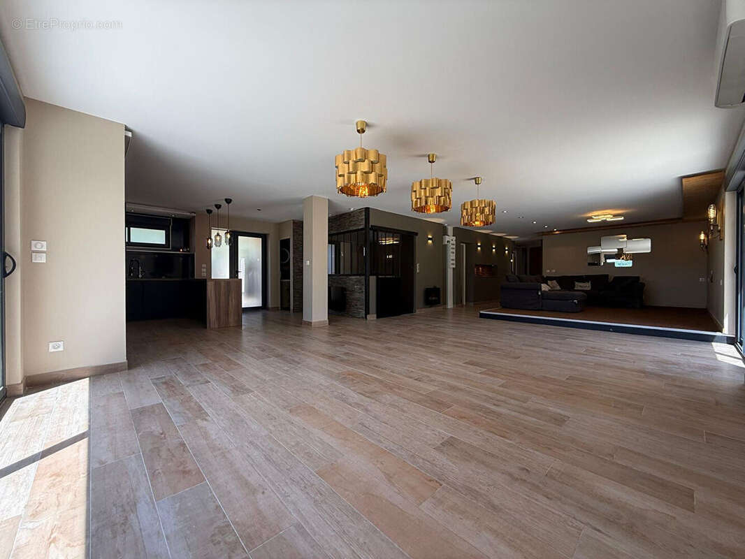 Maison de plain-pied rénovée Quartier St Jean, 174 m², Aucun travaux à prévoir - photo 2