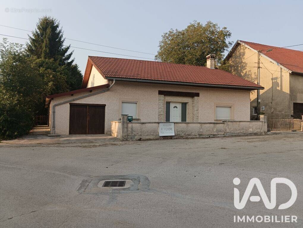 Photo 1 - Maison à SAINT-GERMAIN-EN-MONTAGNE
