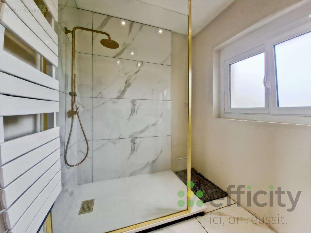 Maison à SARGE-LES-LE-MANS