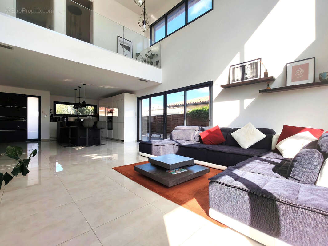 Maison à VILLENEUVE-DE-LA-RAHO