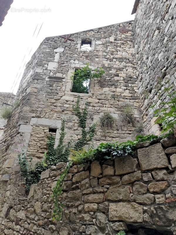 Maison à LA TOUR-SUR-ORB