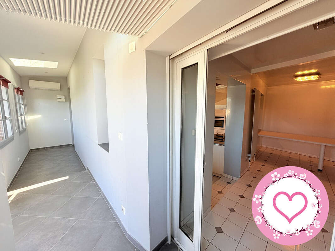 Véranda d'entrée 10.20 m² - Maison à SULLY-SUR-LOIRE