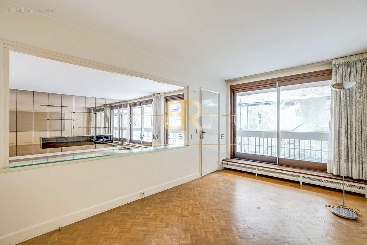 Appartement à PARIS-6E