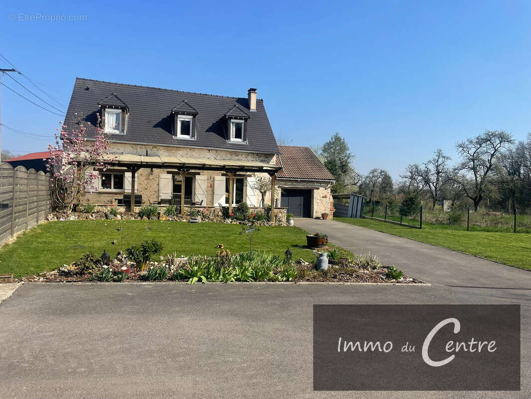 Maison à MONTMIRAIL