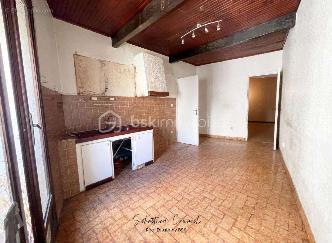 Maison de village à rénover env. 65 m² · Garage voûté + greniers · Cournonterral 34660 - photo 9