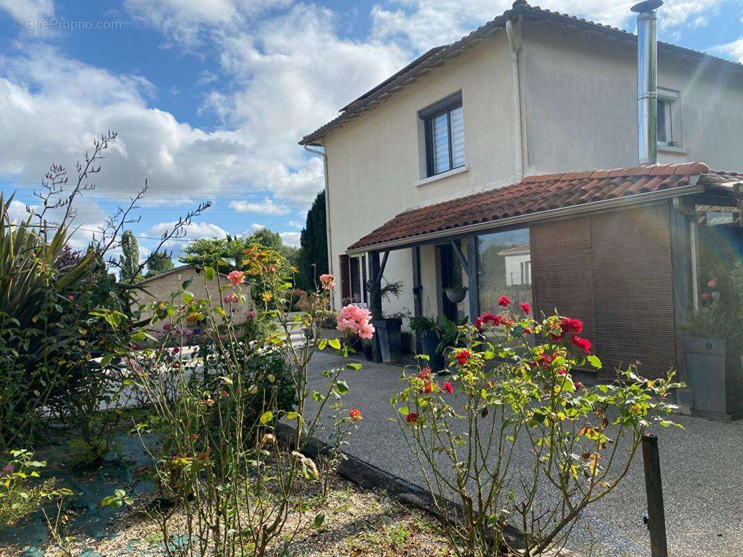 Maison à PRAHECQ