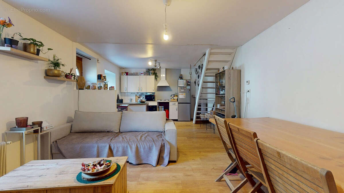 Appartement à HYEVRE-PAROISSE