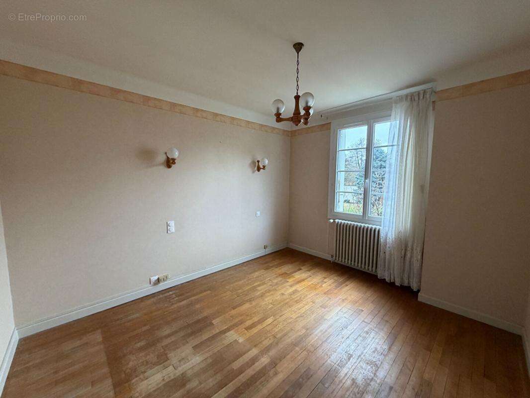 Maison à JOUET-SUR-L'AUBOIS