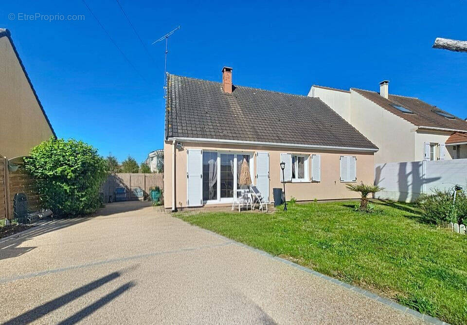 Maison à CHAUMONTEL