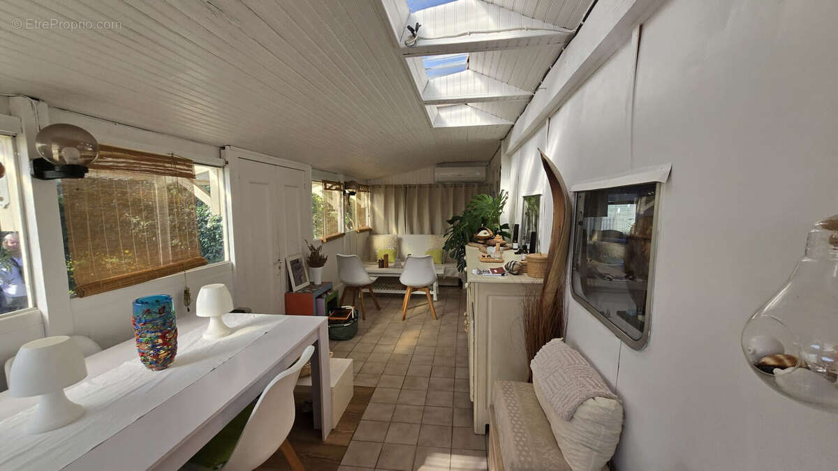 Maison à LE CASTELLET