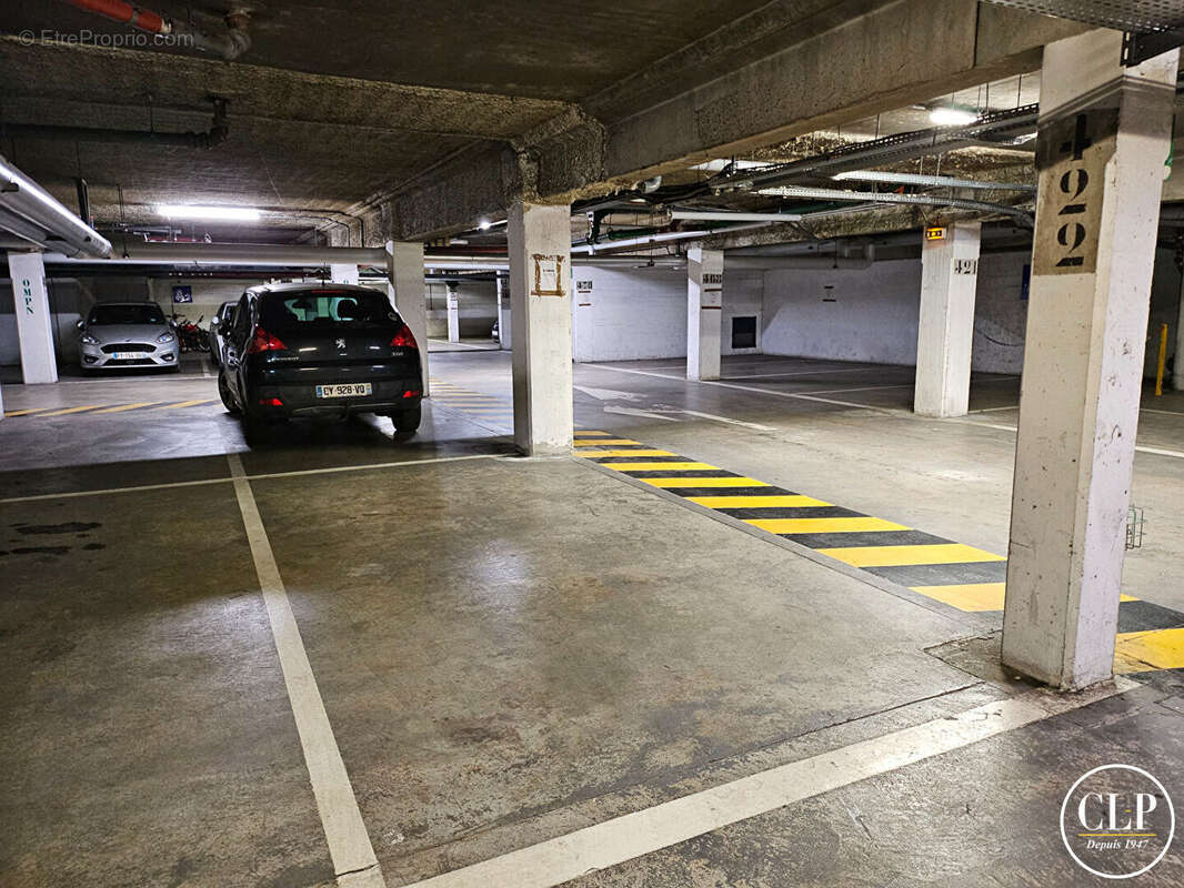 Parking à FONTENAY-SOUS-BOIS