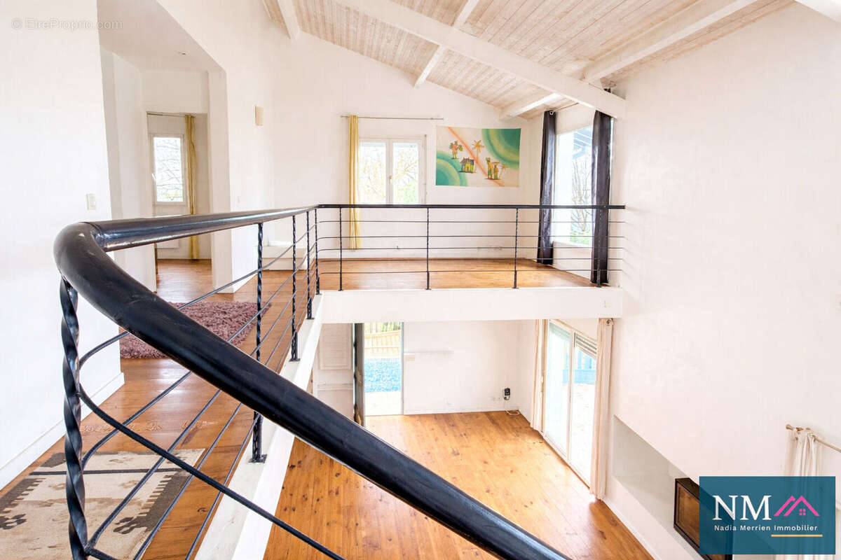 Maison Bidache 4 pièce(s) 151.73 m2 - photo 4