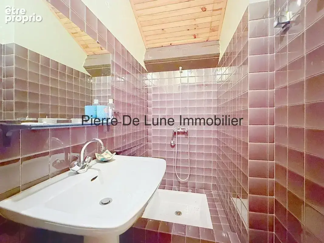 Maison 7 pièces 180 m² à vendre à Saint-Verand (69620) - photo 7