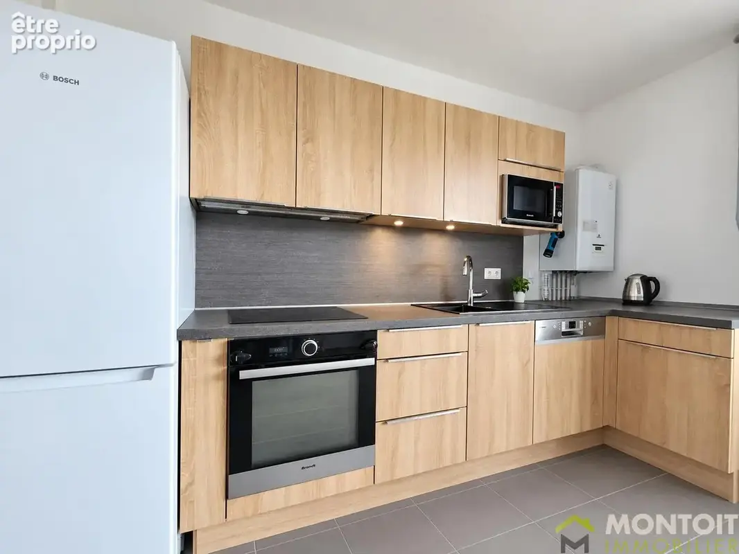 Appartement f3 67m2 - terrasse - parking - proche toutes commodites - photo 3