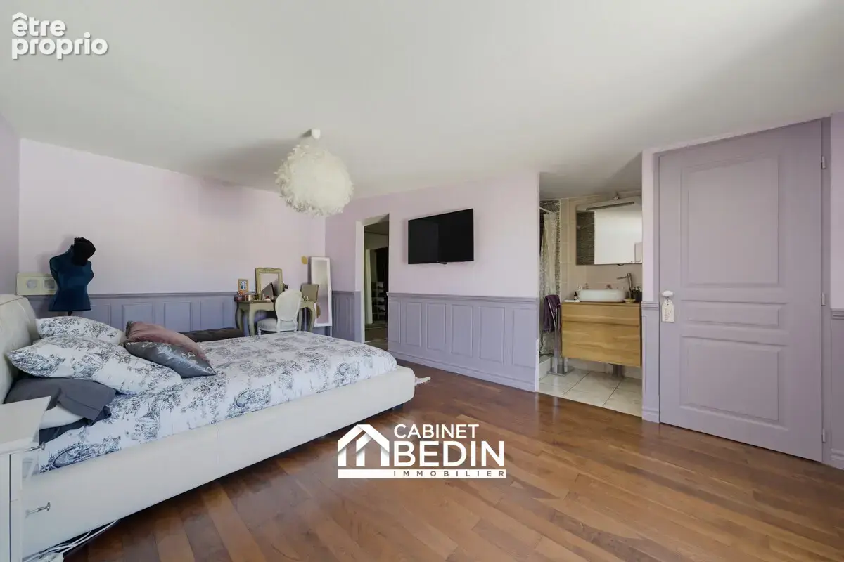Maison 210 m² à Yvrac  - photo 6