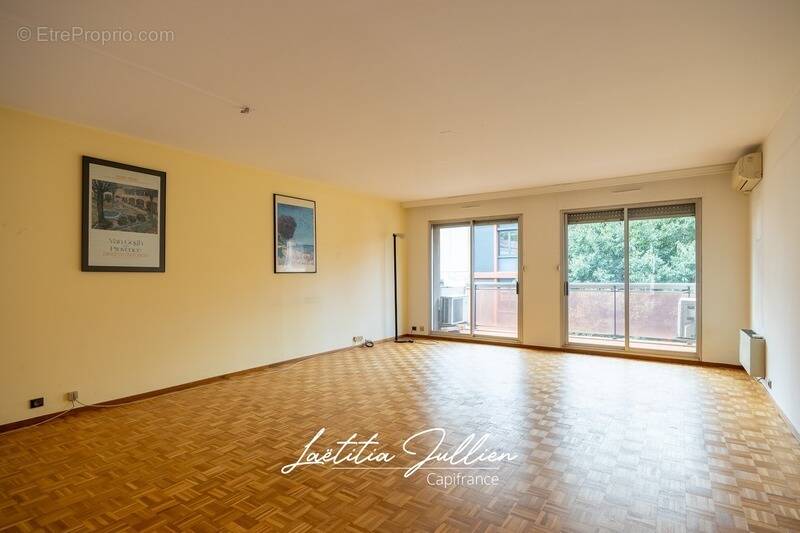 Appartement à MARSEILLE-4E