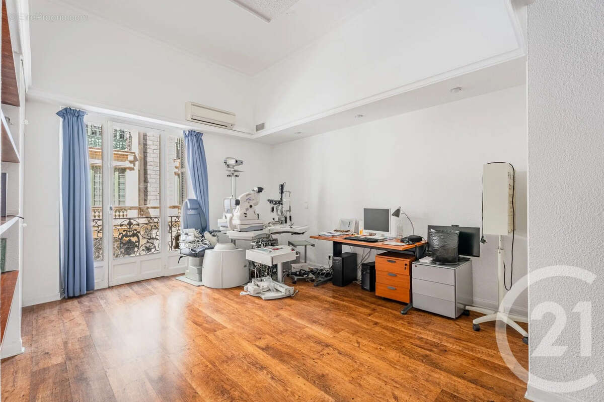 Appartement 270 m² à Nice  - photo 13