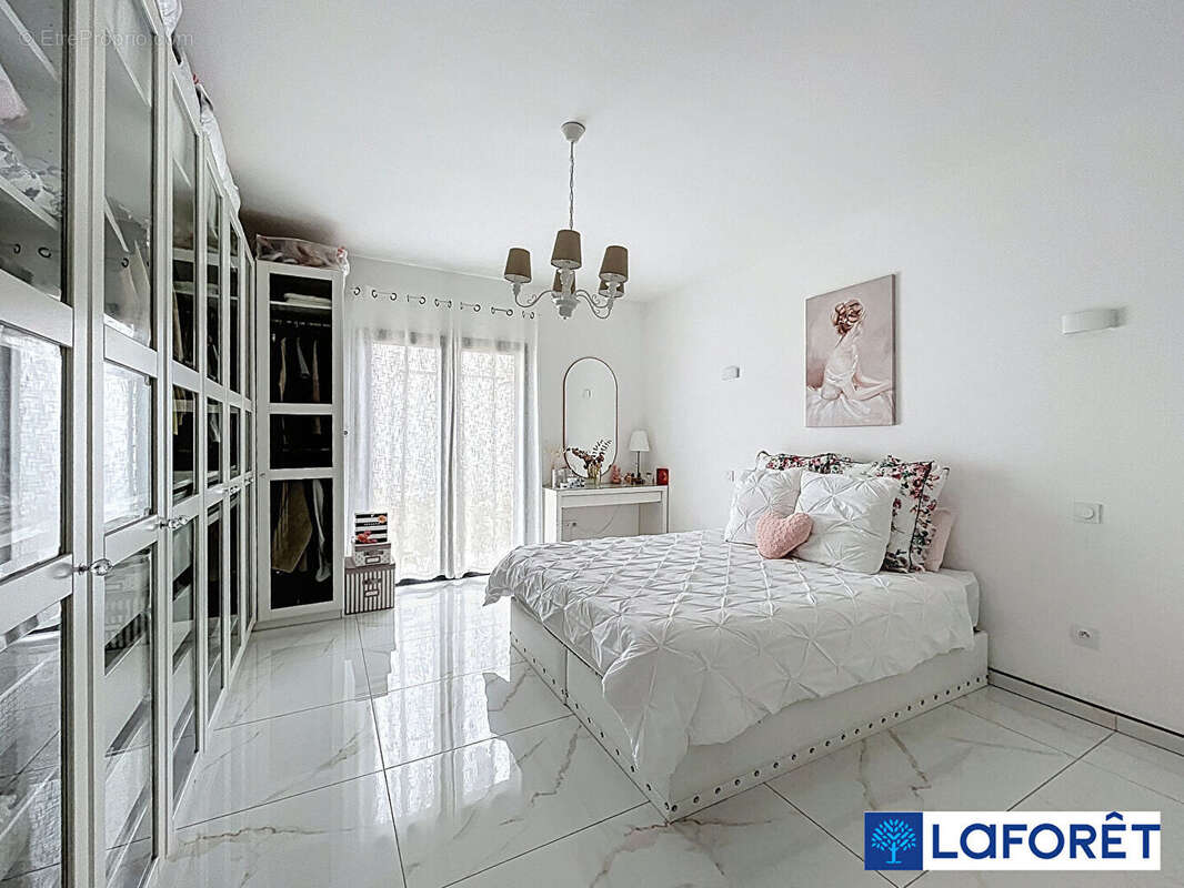 Maison à IS-SUR-TILLE