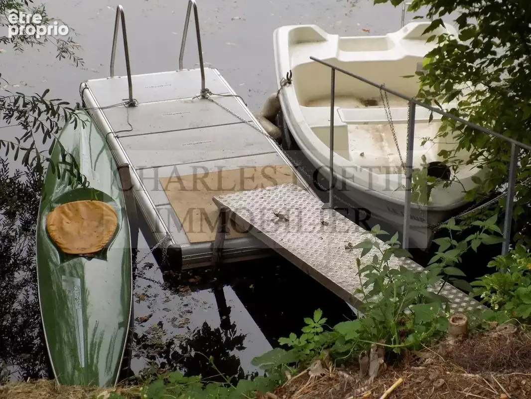Maison familiale avec garage, piscine et accès à la rivière sur près de 7000 m² de terrain, proche de Prayssac. - photo 20