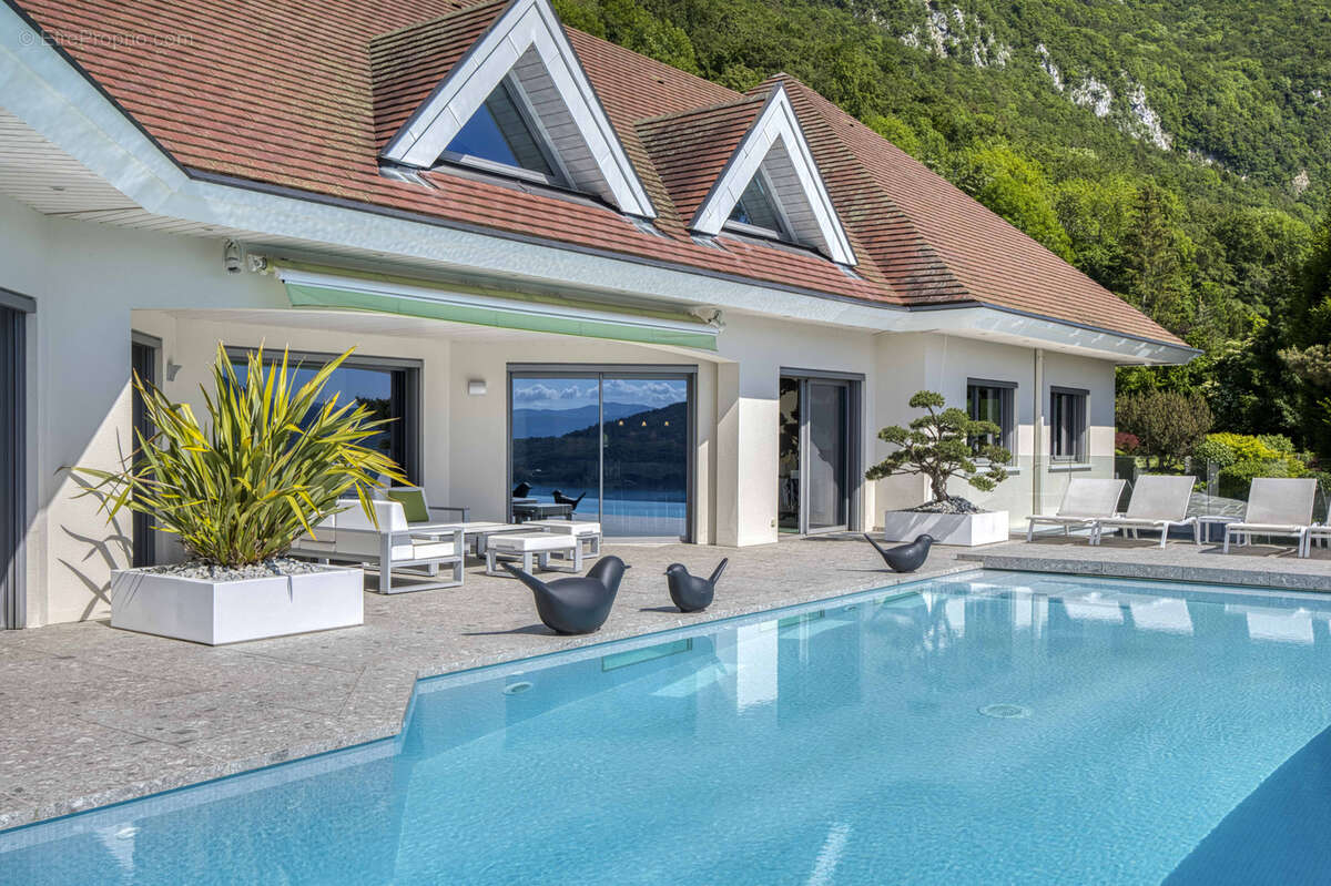 Villa d'exception dominant le lac - photo 2