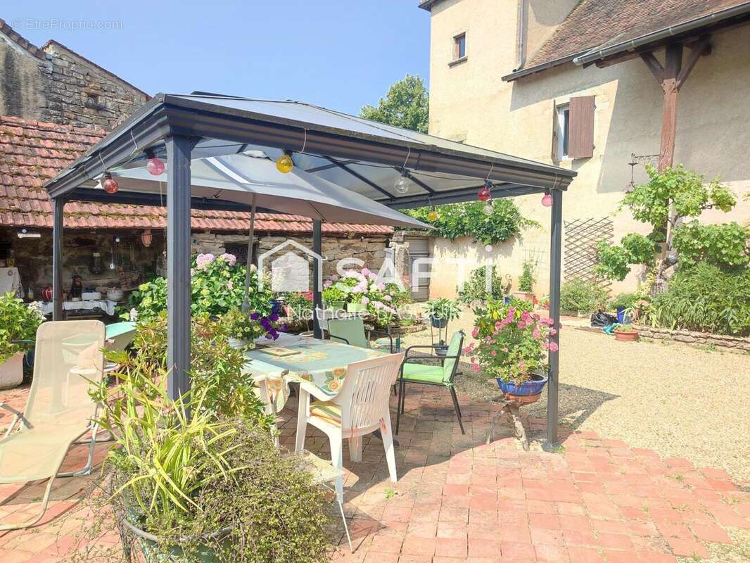 Photo 2 - Maison à SAINT-GENGOUX-LE-NATIONAL