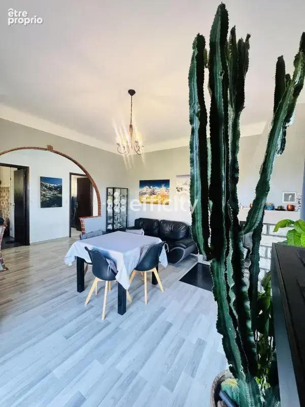 Appartement 4 pièces 86 m² à vendre à Berre-Les-Alpes (06390) - photo 2