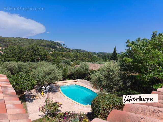 À vendre – Élégante propriété avec piscine et oliveraie à deux pas du magnifique village de Cotignac - photo 12