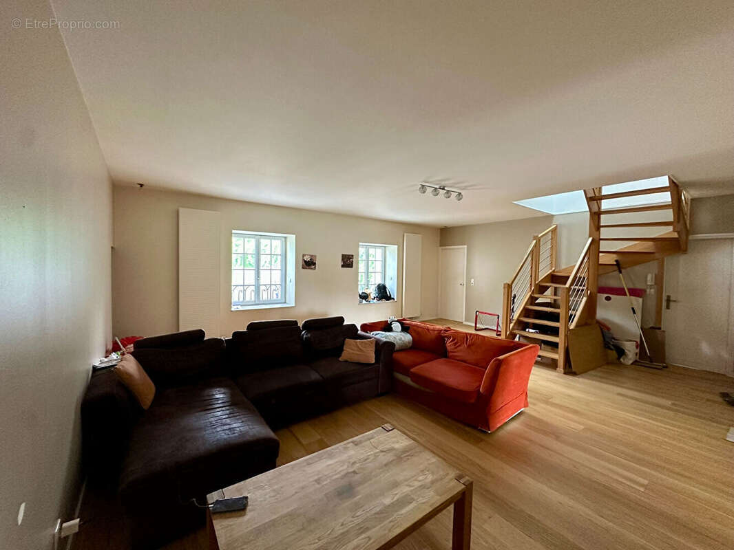 Appartement à LA FERE