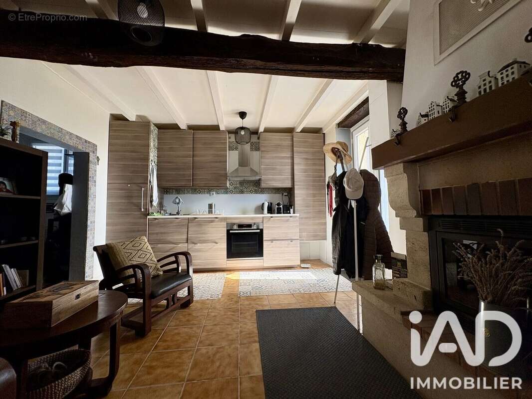 Photo 3