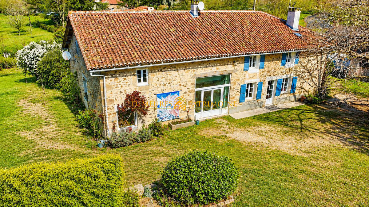 Maison à MAZEROLLES
