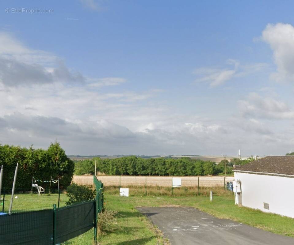 Terrain à MASNIERES