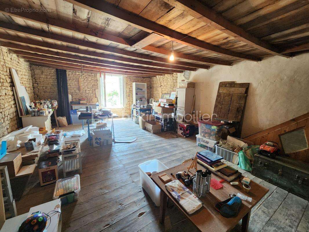  Maison de caractère – 186 m² environ - photo 20