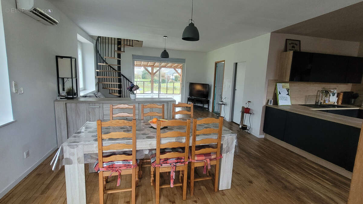 Maison à SAINT-YBARD