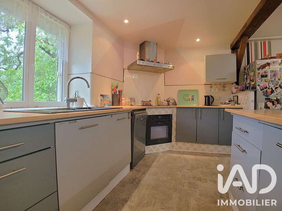 Maison 66 m² à Saint-Jal  - photo 4