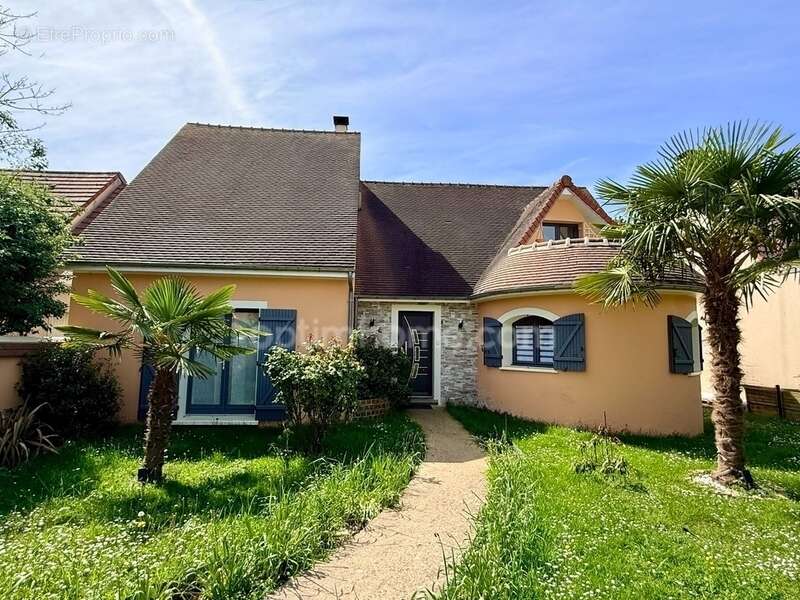 Maison à CRISENOY