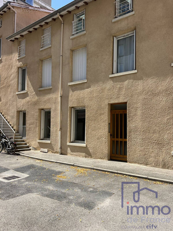 Appartement à SAINT-ETIENNE