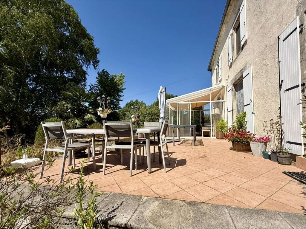 Maison à LE BOUCHAGE