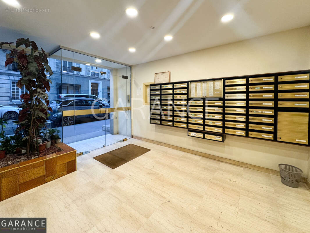 Appartement à PARIS-17E