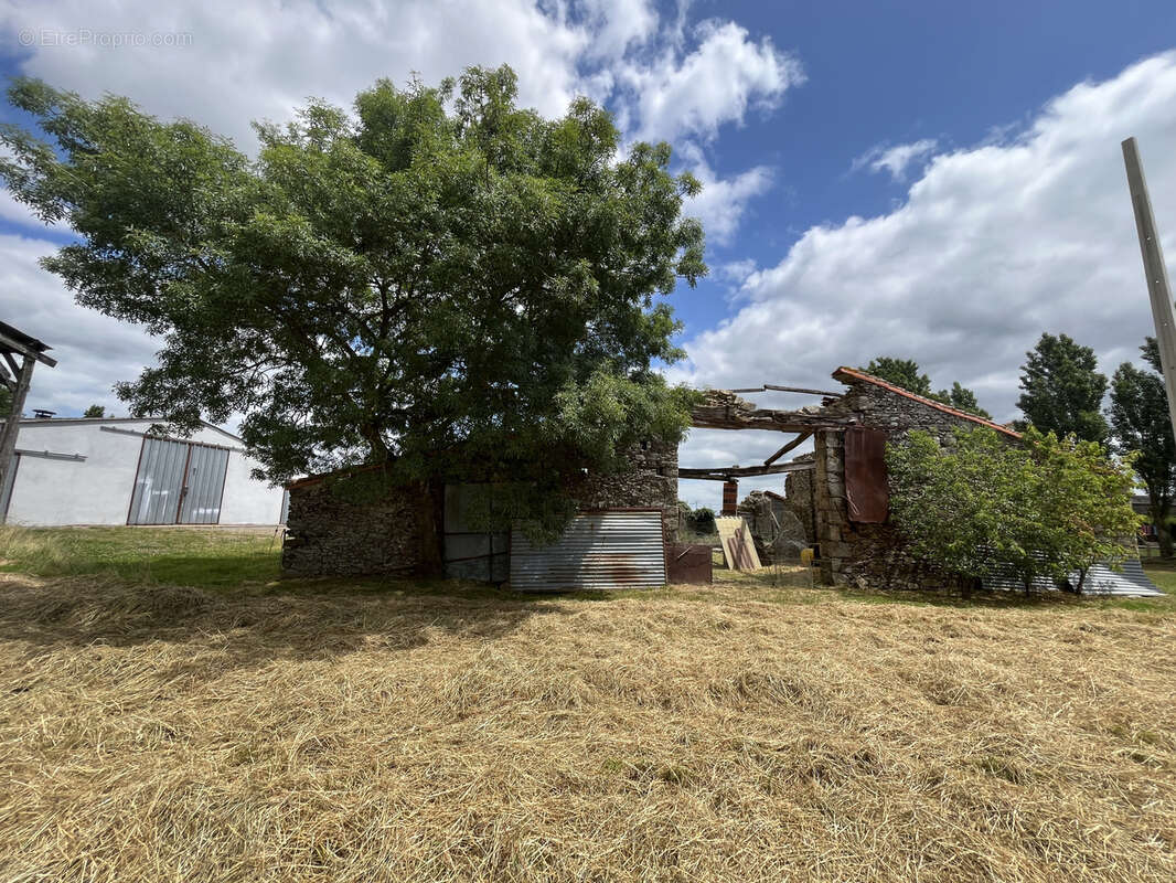 Maison à LES HERBIERS